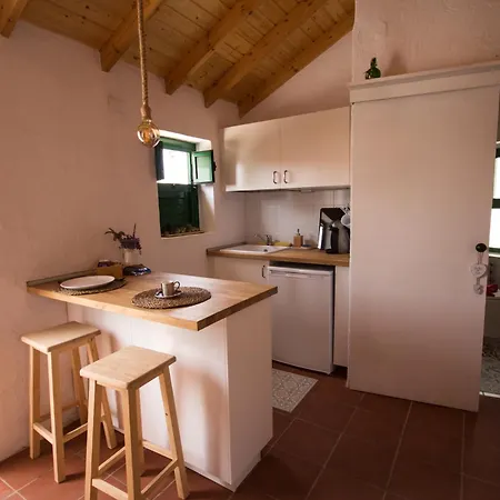 Casitas Del Poeta Buzanada